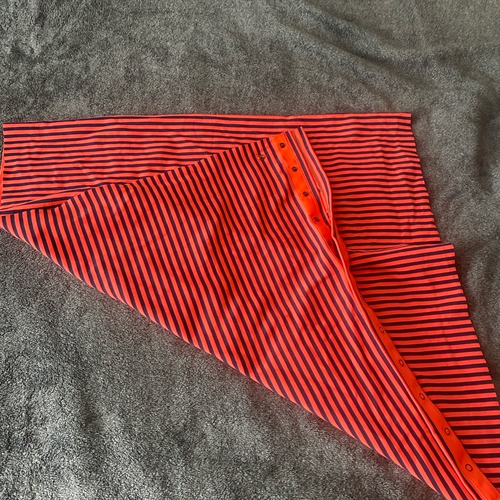 Lululemon Athletica Vinyasa Striped Scarf with buttons